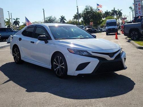2018 Toyota Camry SE