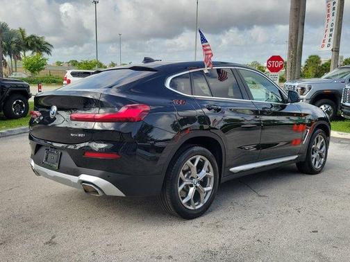 2024 BMW X4 xDrive30i