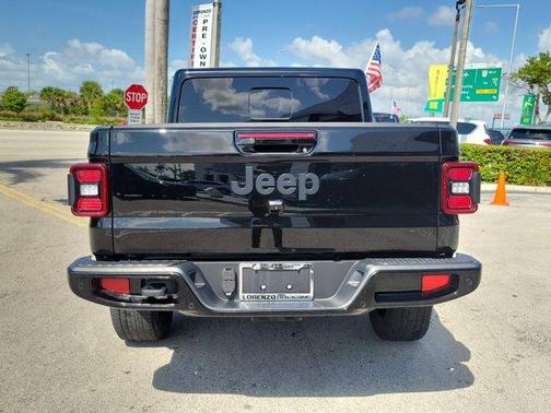 2022 Jeep Gladiator Overland
