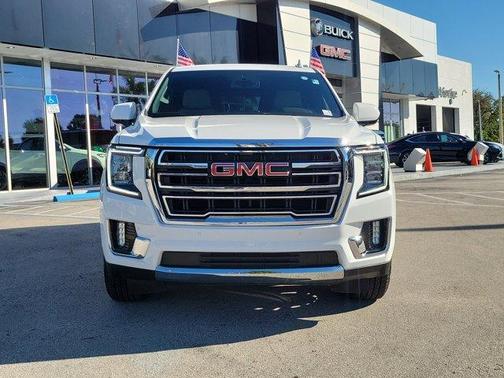 2023 GMC Yukon SLT