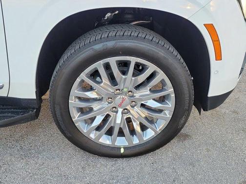 2025 GMC Yukon Elevation