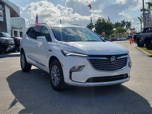 2022 Buick Enclave Essence