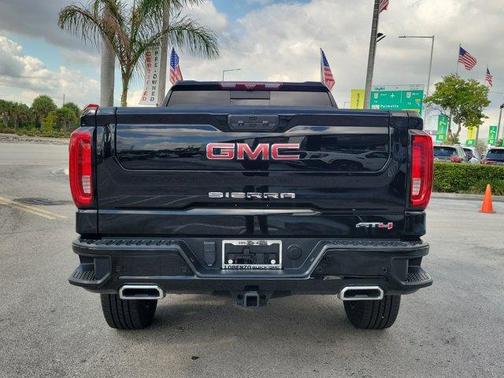 2023 GMC Sierra 1500 AT4