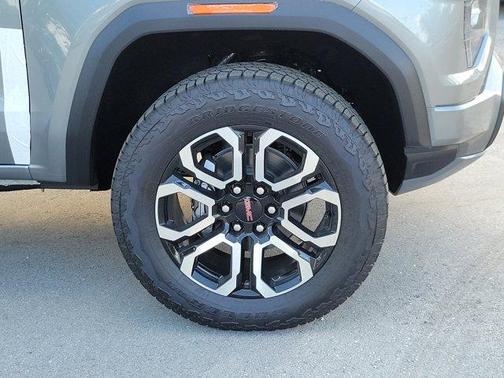 2025 GMC Canyon AT4