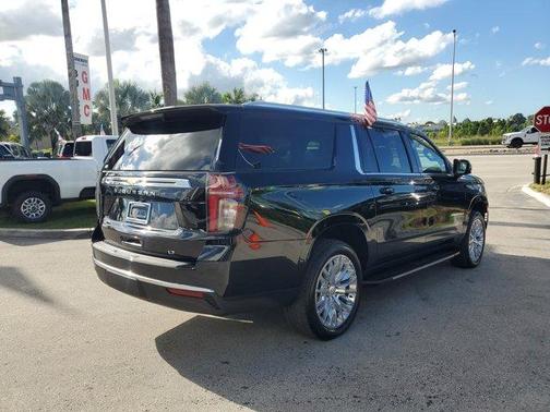 2023 Chevrolet Suburban LT
