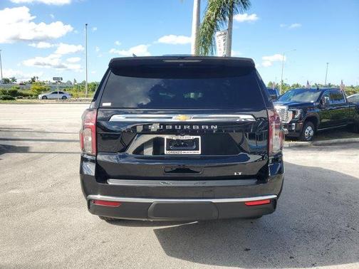2023 Chevrolet Suburban LT