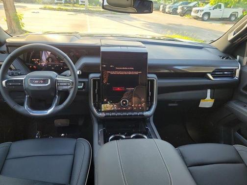 2025 GMC Yukon Elevation