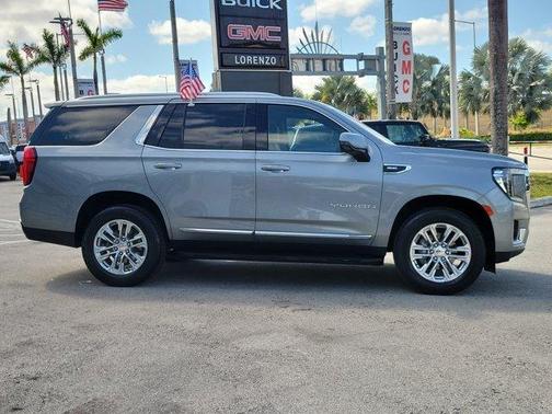 2023 GMC Yukon SLT