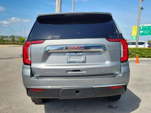 2023 GMC Yukon SLT