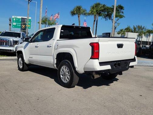 Ice 2024 Toyota Tacoma SR5