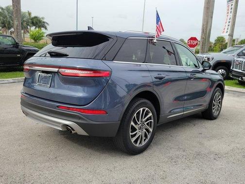2022 Lincoln Corsair Standard