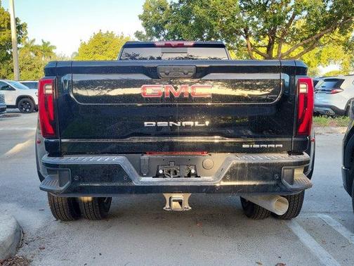 2025 GMC Sierra 3500 Denali