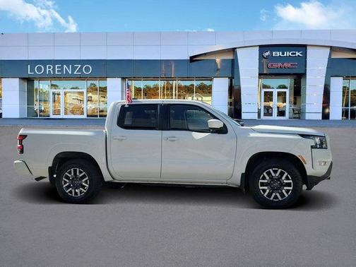 2022 Nissan Frontier SV