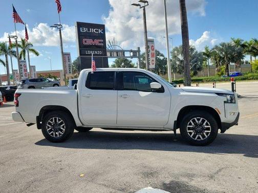 2022 Nissan Frontier SV