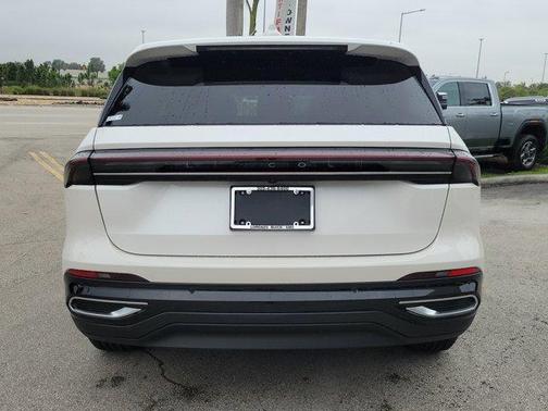 White Platinum Tri-Coat Metallic 2024 Lincoln Nautilus Premiere