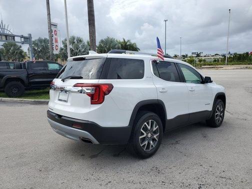 2022 GMC Acadia SLE