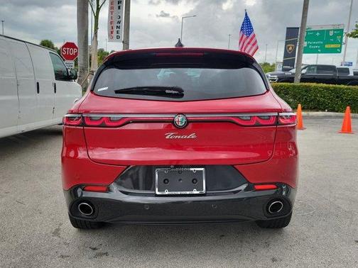 Rosso 2024 Alfa Romeo Tonale Veloce