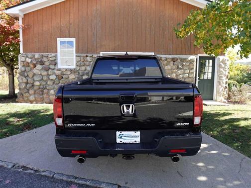 2023 Honda Ridgeline Black