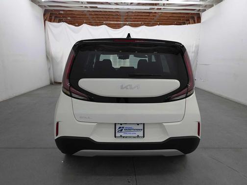 Clear White/Black Roof 2024 Kia Soul S