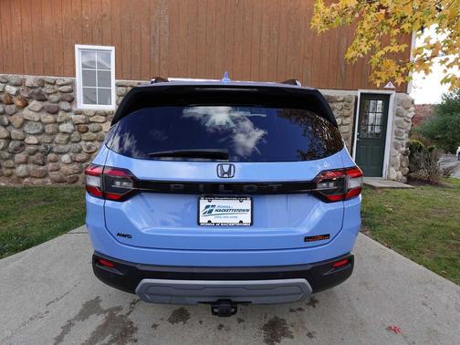 2023 Honda Pilot AWD TrailSport