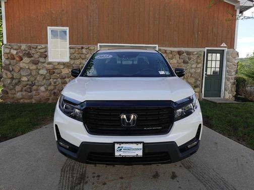 Platinum White Pearl 2023 Honda Ridgeline Black