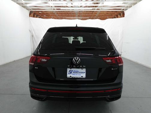 2022 Volkswagen Tiguan 2.0T SE R-Line Black 4MOTION
