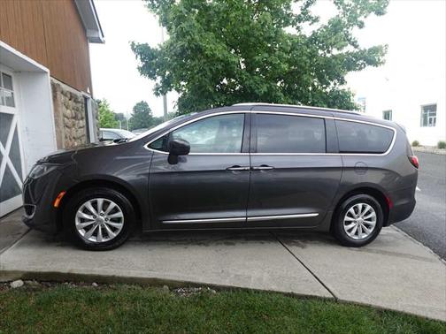 2018 Chrysler Pacifica Touring-L