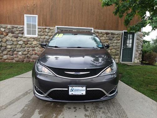 2018 Chrysler Pacifica Touring-L