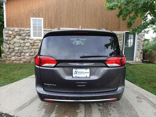 2018 Chrysler Pacifica Touring-L