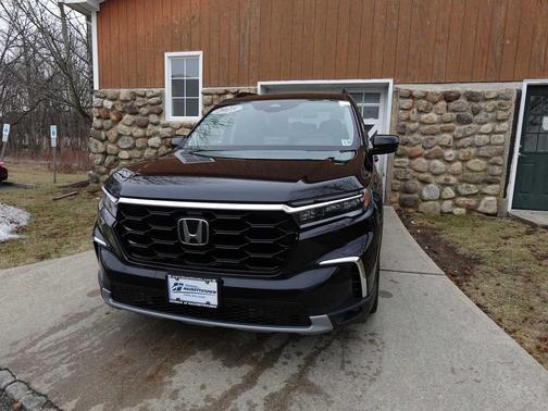 2025 Honda Pilot Touring 8-Passenger