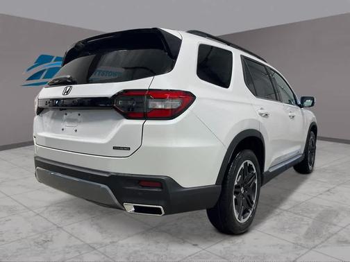 Platinum White Pearl 2026 Honda Pilot Touring 8-Passenger