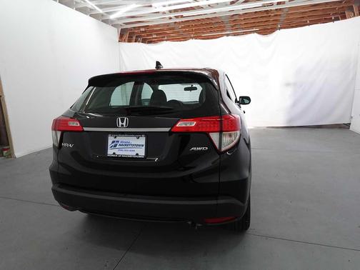 Crystal Black Pearl 2020 Honda HR-V LX
