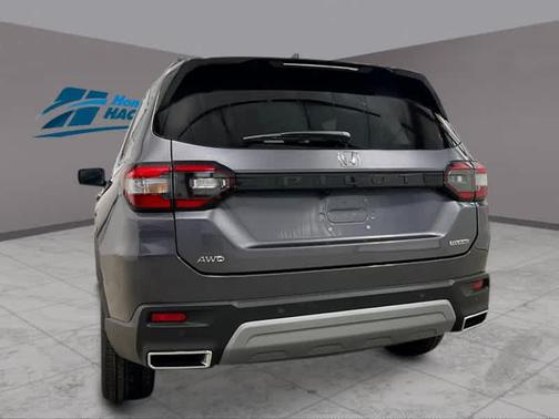 2025 Honda Pilot Touring 8-Passenger