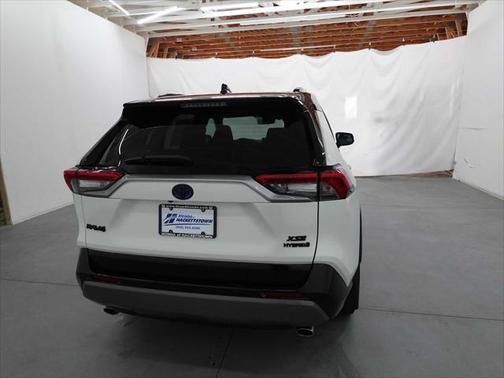 2020 Toyota RAV4 Hybrid SE