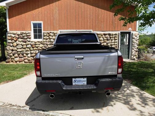 Lunar Silver Metallic 2023 Honda Ridgeline RTL