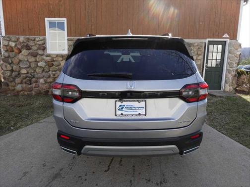 2023 Honda Pilot Touring 8-Passenger