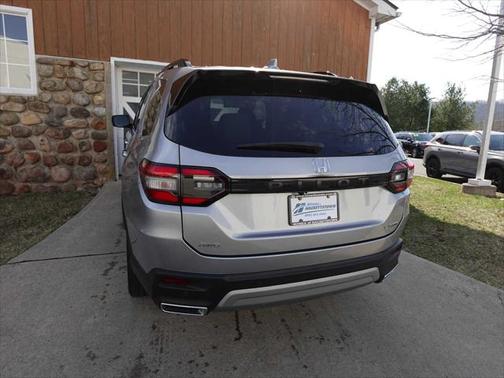 2023 Honda Pilot Touring 8-Passenger