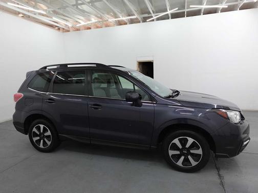 Dark Gray Metallic 2018 Subaru Forester 2.5i Limited