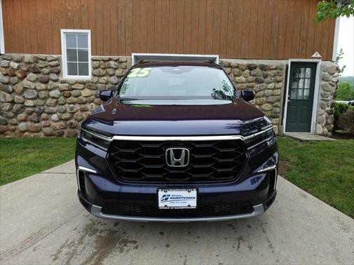 2025 Honda Pilot Touring 8-Passenger