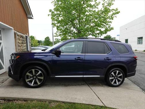 2025 Honda Pilot Touring 8-Passenger