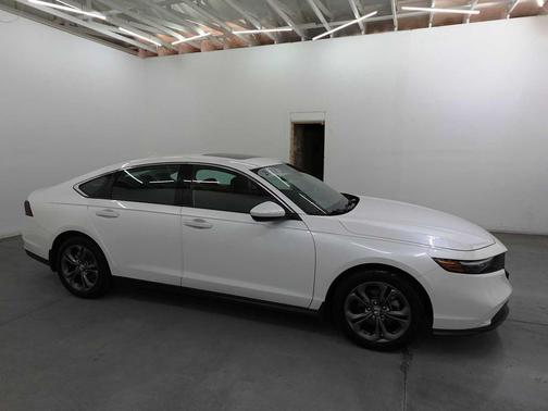 Platinum White Pearl 2023 Honda Accord EX