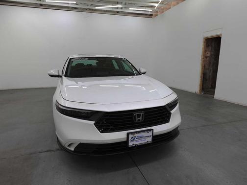 Platinum White Pearl 2023 Honda Accord EX