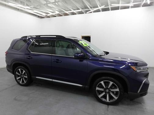 2023 Honda Pilot Touring 8-Passenger