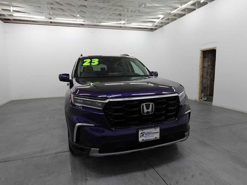 2023 Honda Pilot Touring 8-Passenger