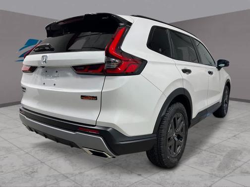Platinum White Pearl 2026 Honda CR-V Hybrid TrailSport AWD