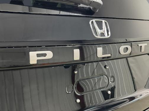 Crystal Black Pearl 2026 Honda Pilot EX-L