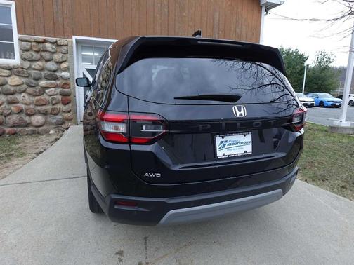 Crystal Black Pearl 2023 Honda Pilot AWD EX-L 7 Passenger