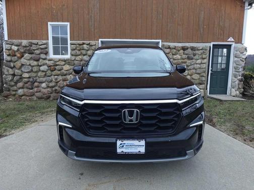 Crystal Black Pearl 2023 Honda Pilot AWD EX-L 7 Passenger