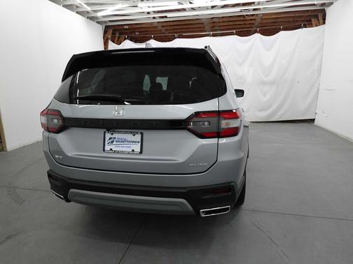 2023 Honda Pilot AWD Elite