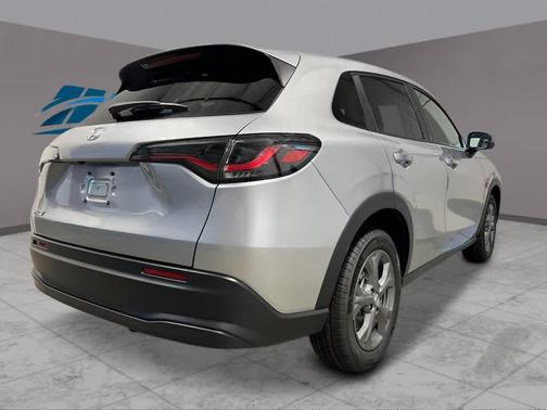 Solar Silver Metallic 2027 Honda HR-V LX